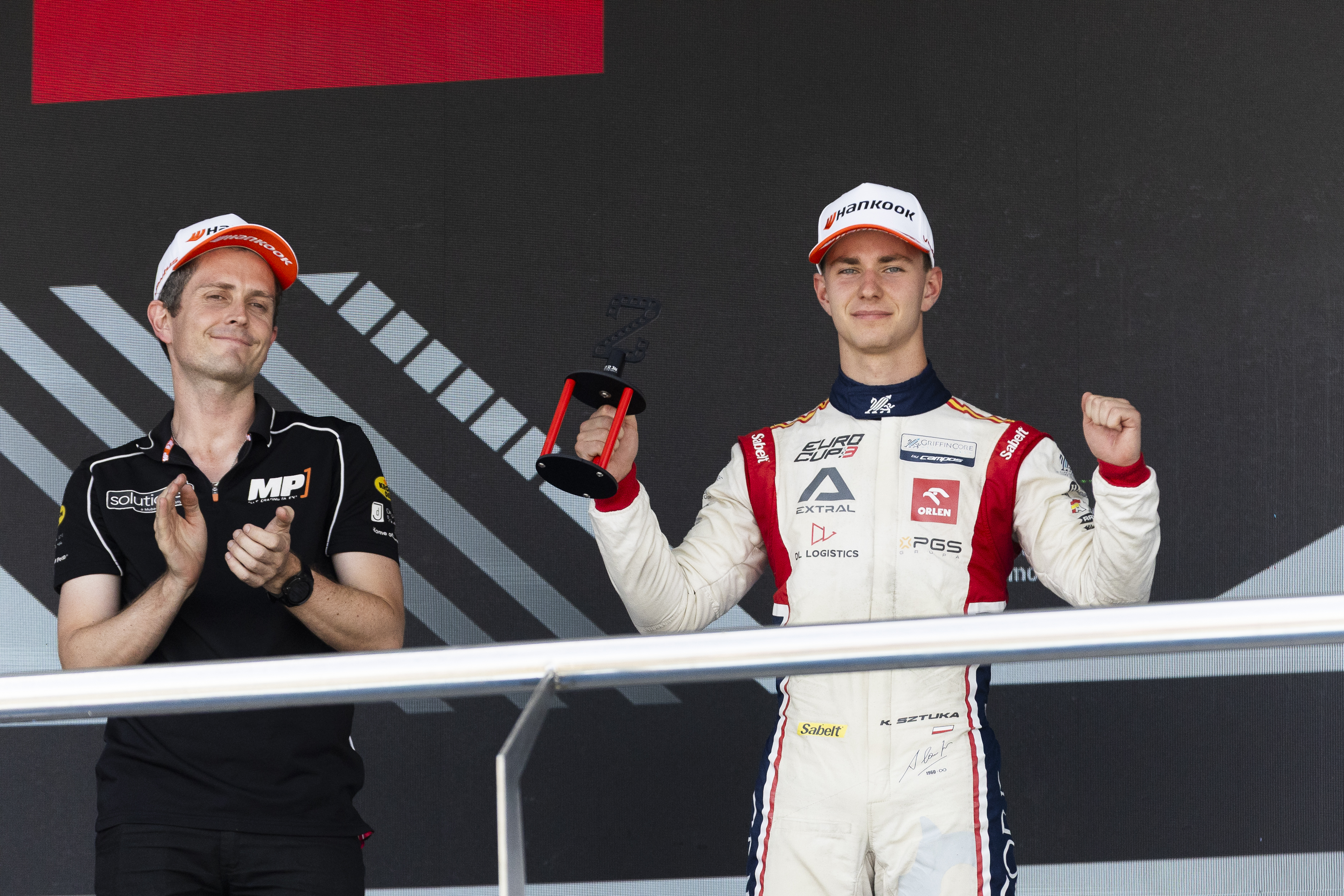 Kacper Sztuka walczy o fundusze na F2