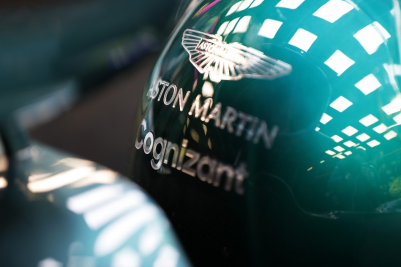 Dzień filmowy i shakedown Astona Martina AMR21